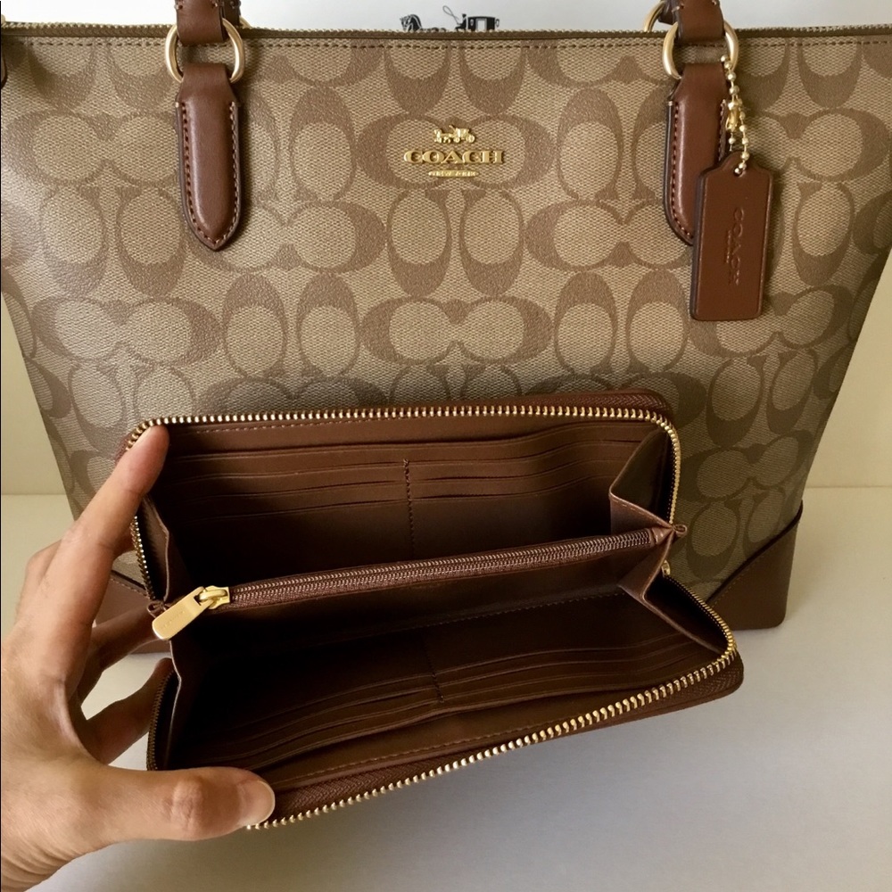 ⛔️SOLD⛔️🍀Coach Set🍀 - Picture 2 of 8